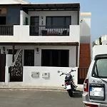 Casa La Orilla 2 Semesterbostad *